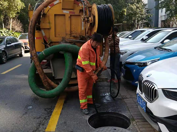 建邺排污管道清淤